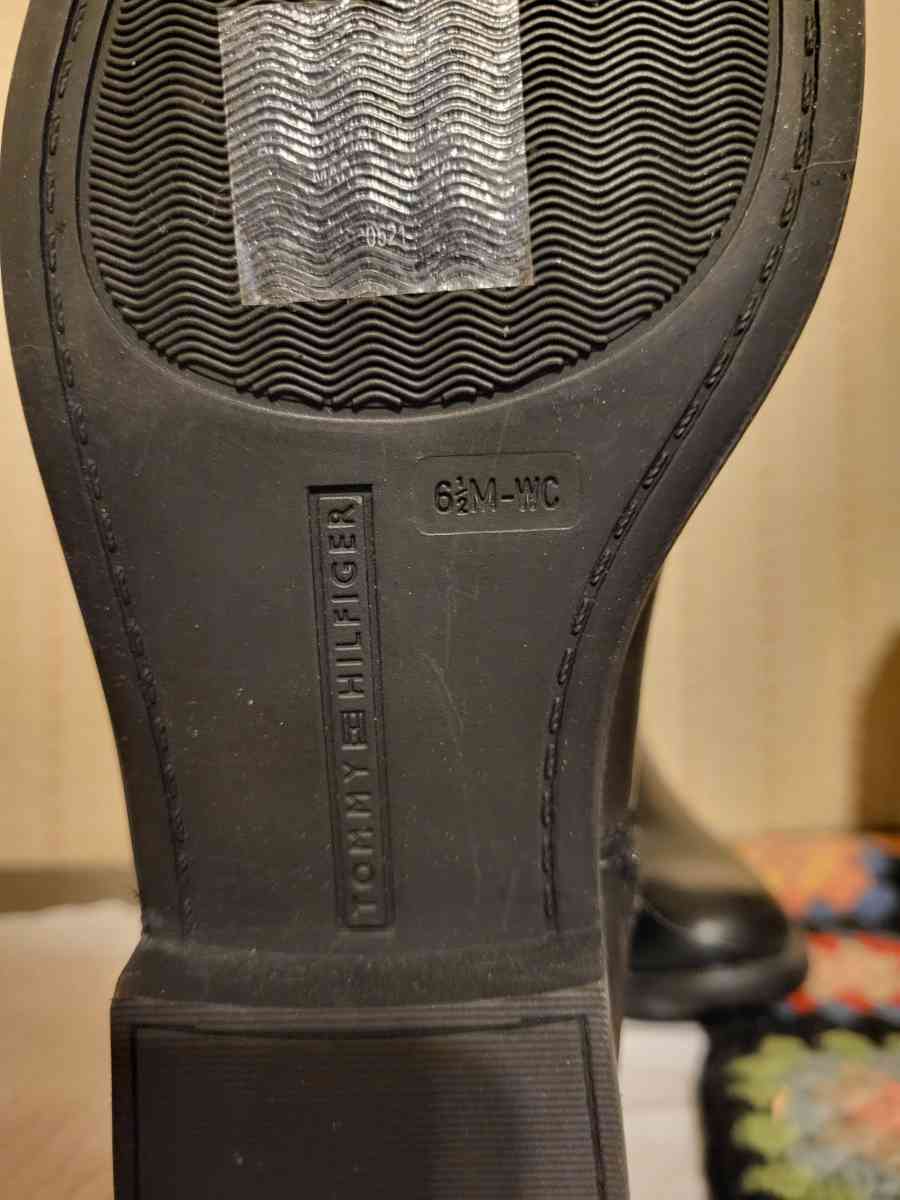 Tommy Hilfiger Riding boots - San Antonio, Texas - FleaMarketBay