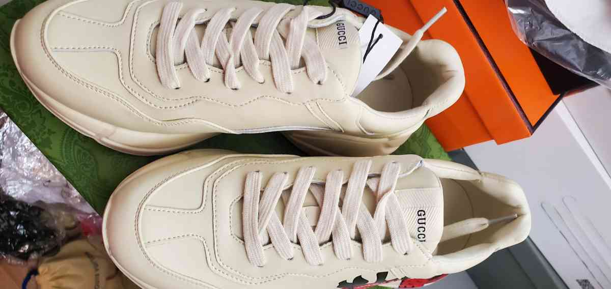 GG strawberry Sneaker - Mission Viejo, California - FleaMarketBay