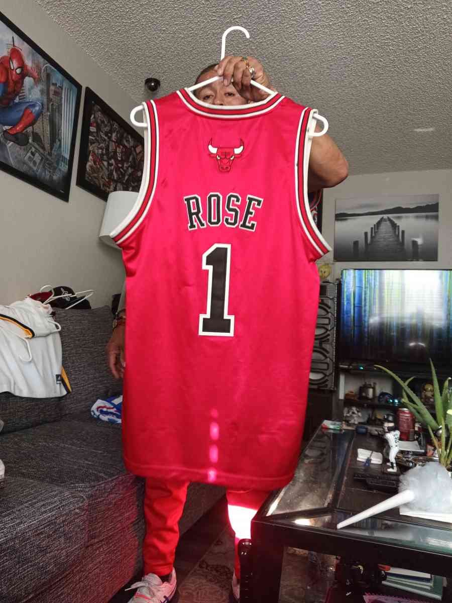 CHICAGO BULLS  ROSE  xl - Denver, Colorado - FleaMarketBay