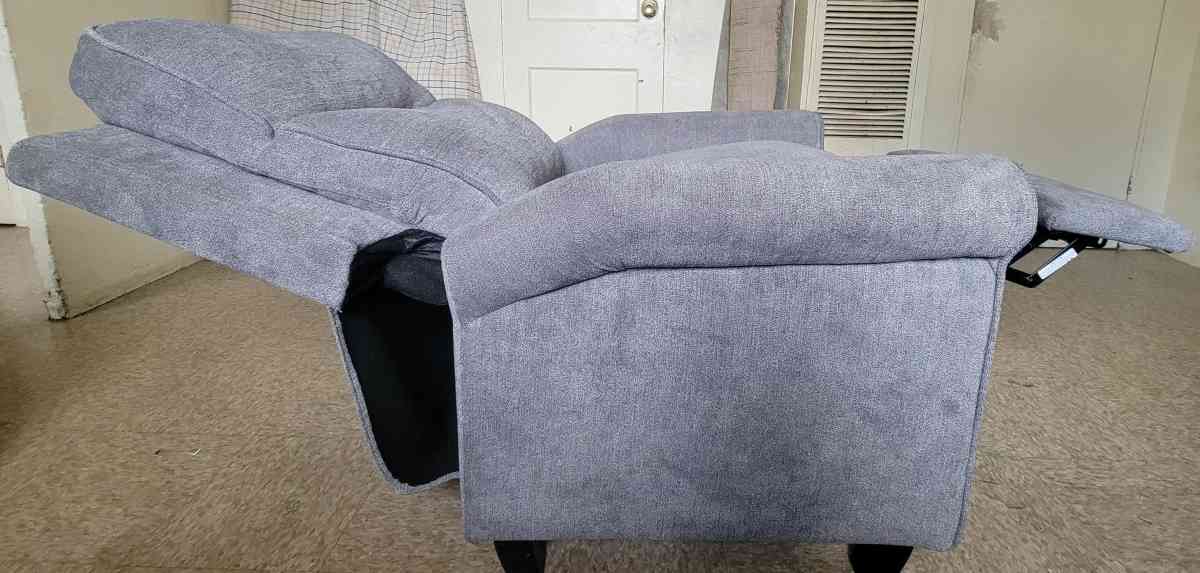 Recliner chair - Los Angeles, California - FleaMarketBay