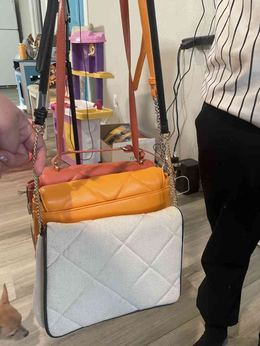 purses - Houston, Texas - FleaMarketBay