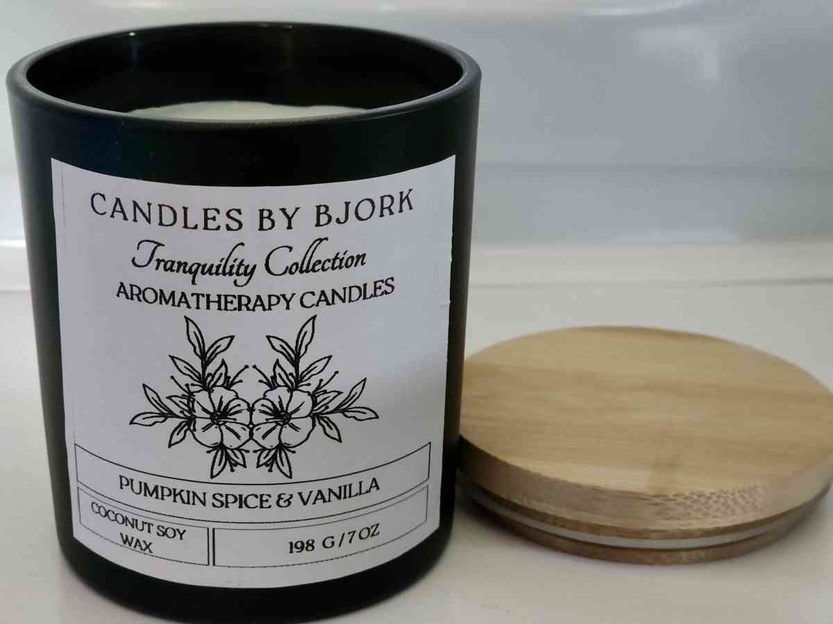 8 oz candle - Valdese, North Carolina - FleaMarketBay