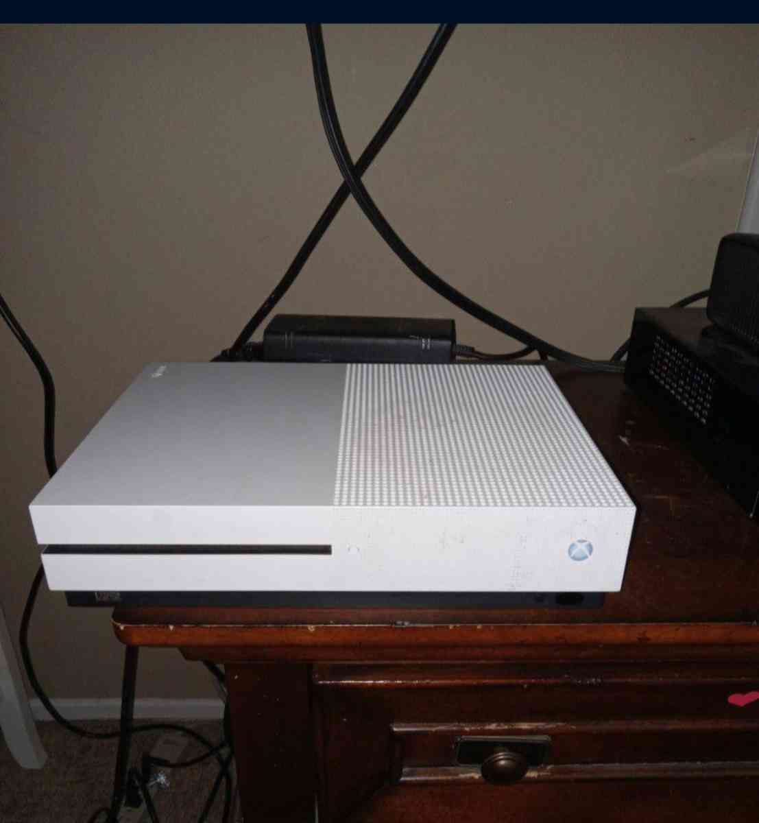 Xbox 1 s - Corona, California