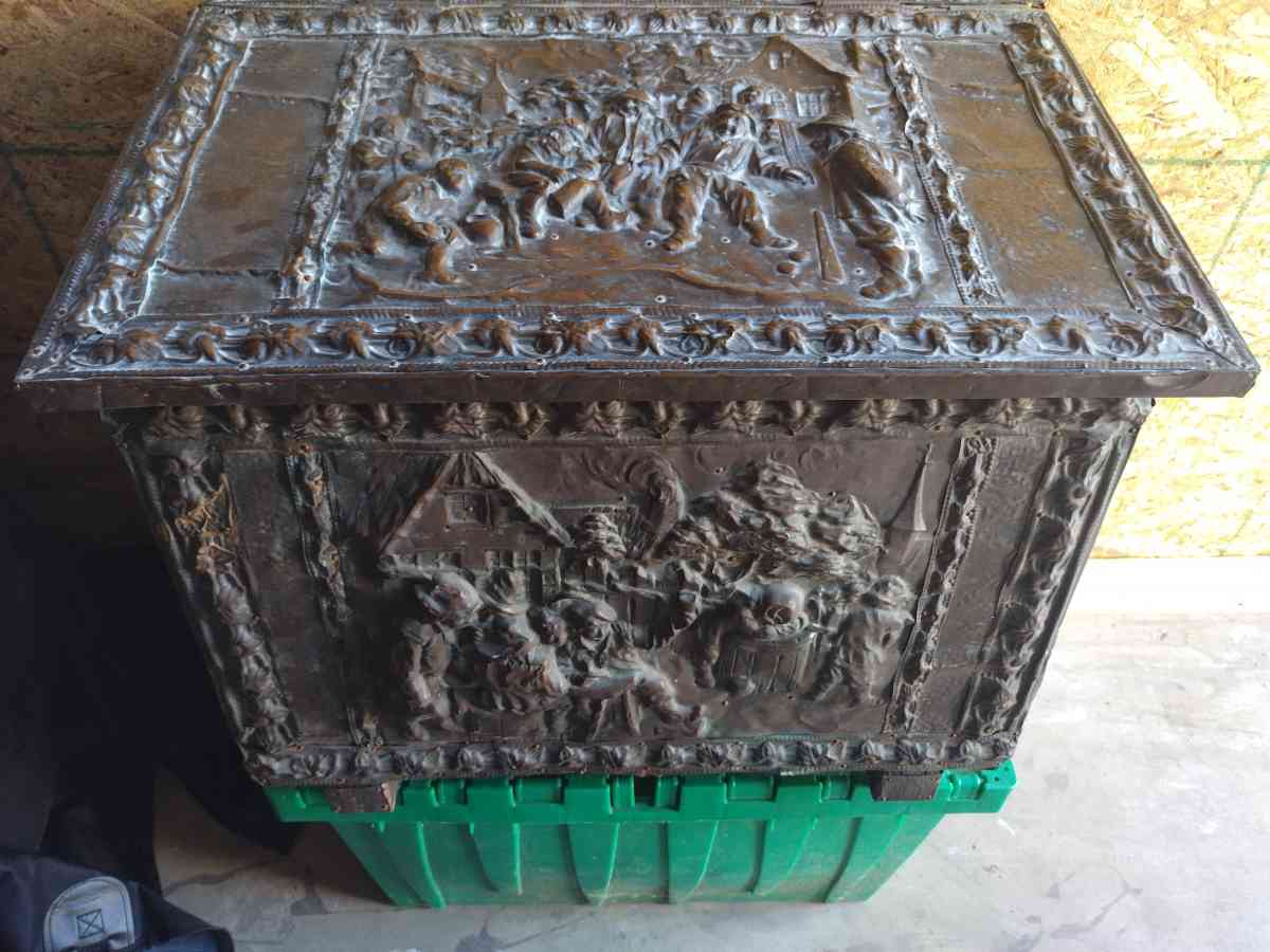 vintage hammered brass box - Dallas, Texas