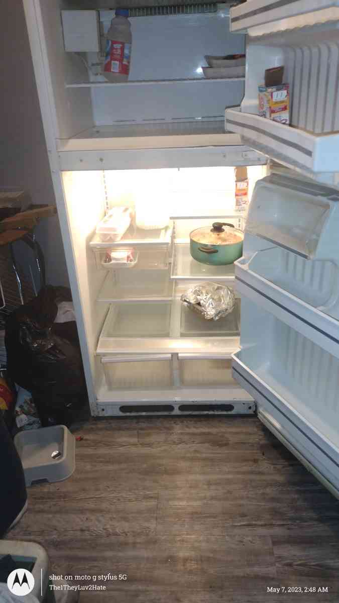 GE Refrigerator - Oklahoma City, Oklahoma - FleaMarketBay