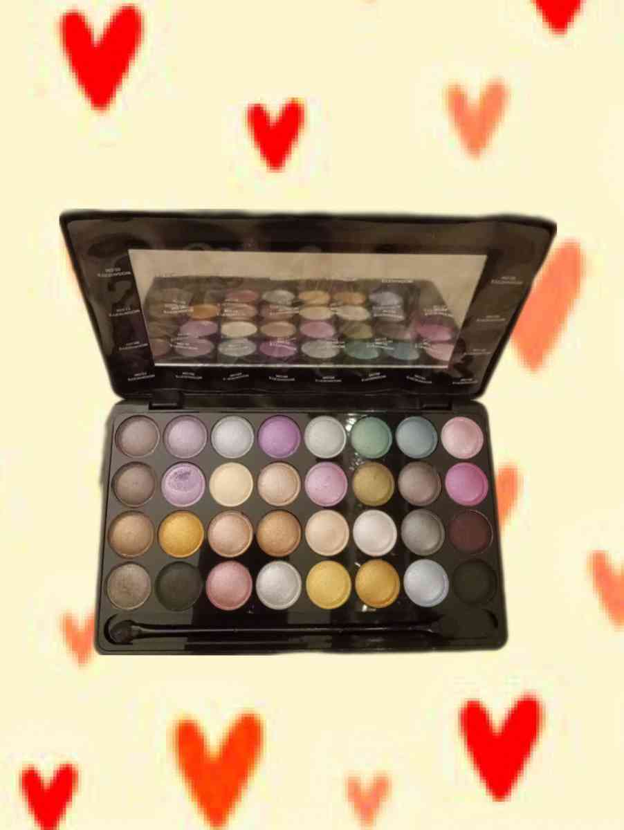 EYESHADOW 32 COLOS NEW IN BOX - Crossville, Tennessee