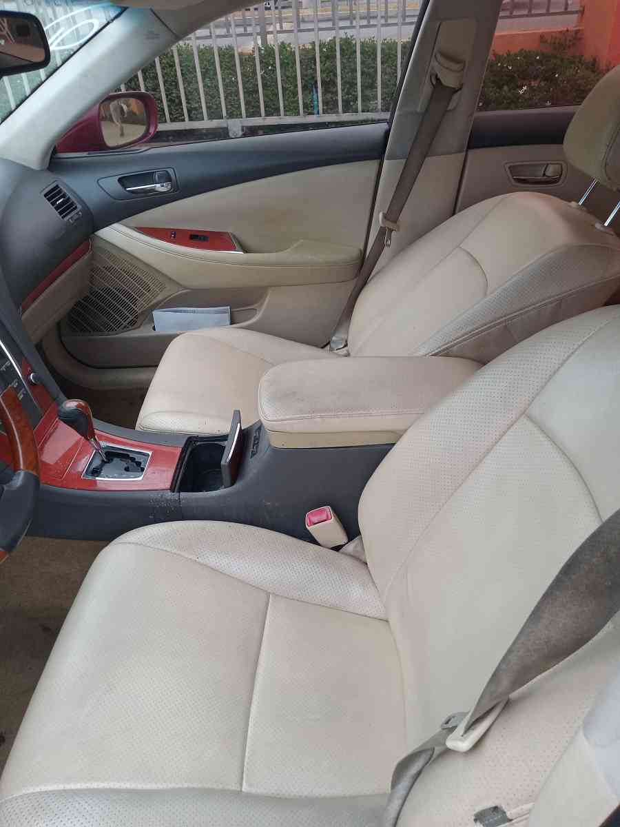 2010 Lexus - Los Angeles, California - FleaMarketBay