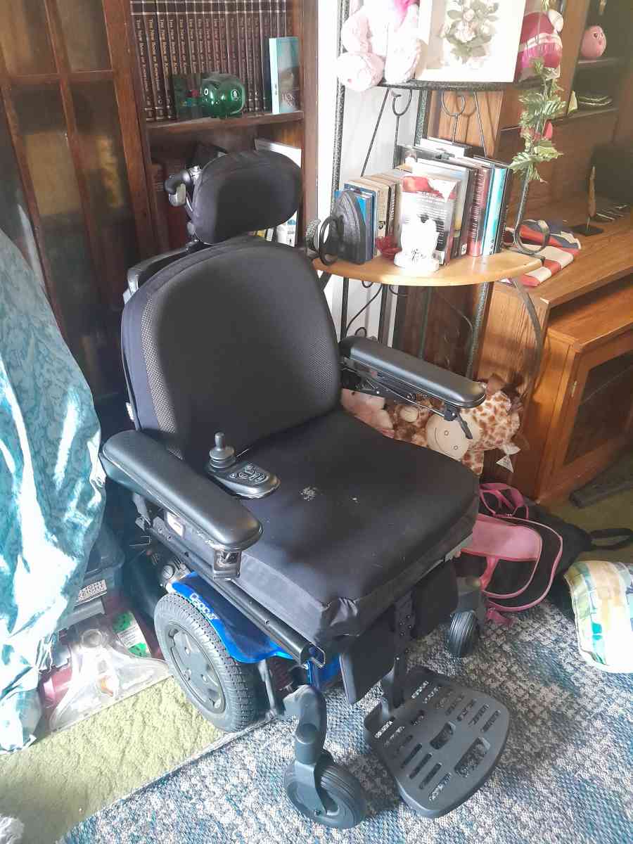 Q500  Quantum power mobilize wheelchair hubber round - Columbus, Ohio - FleaMarketBay
