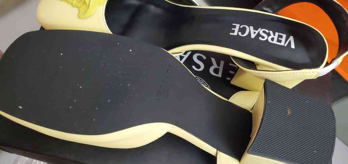 yellow green Versace - Mission Viejo, California - FleaMarketBay