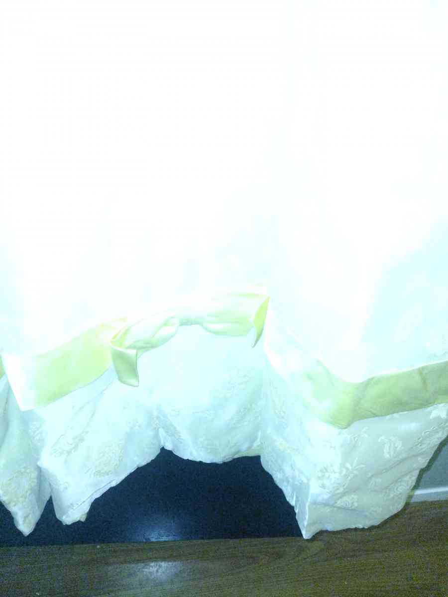 A Yellow Dress - Gaston, South Carolina - FleaMarketBay