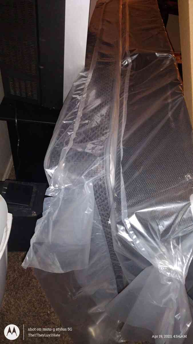 Robin Twin Bed Brand New - Oklahoma City, Oklahoma - FleaMarketBay