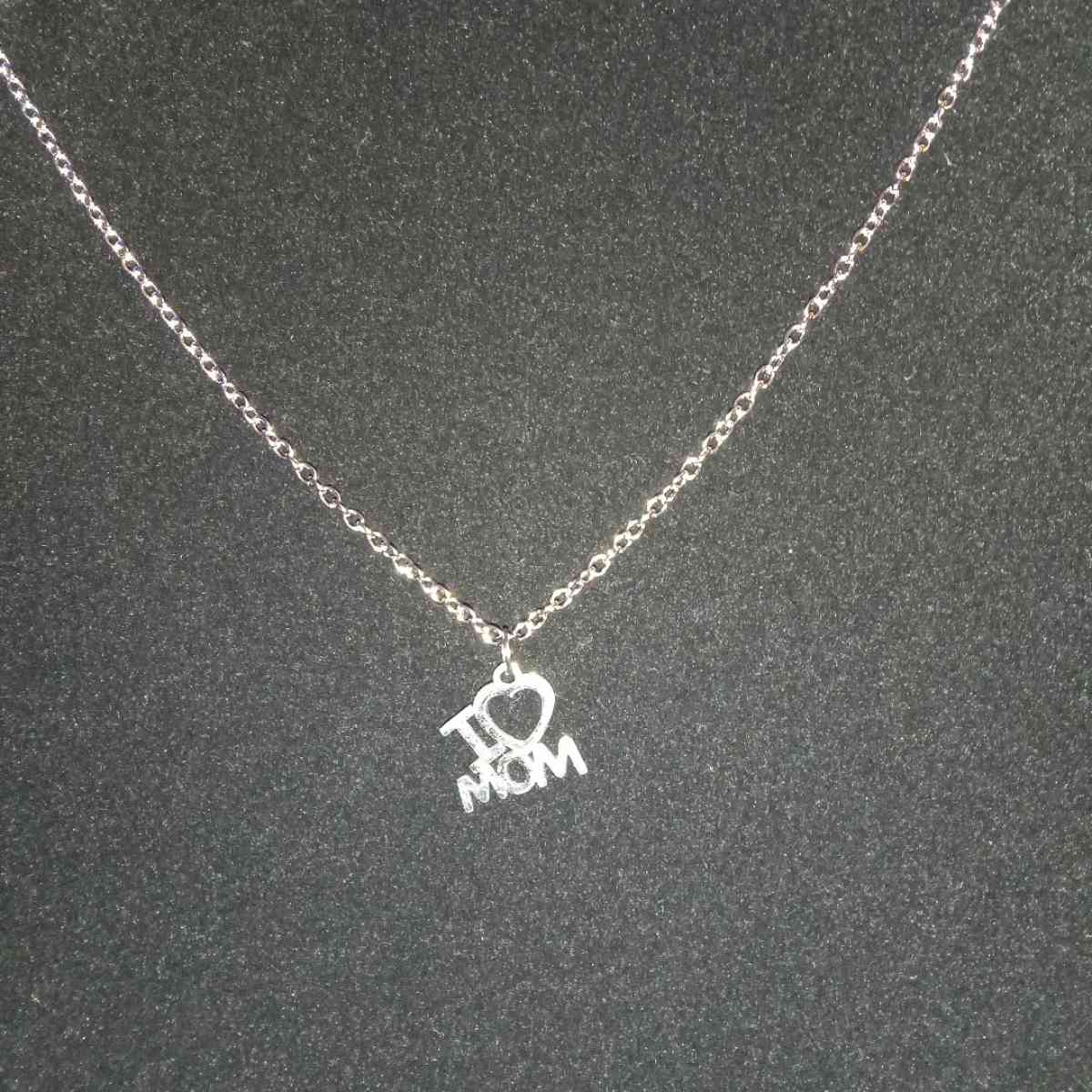 Mothers day necklaces - Newark, Delaware - FleaMarketBay