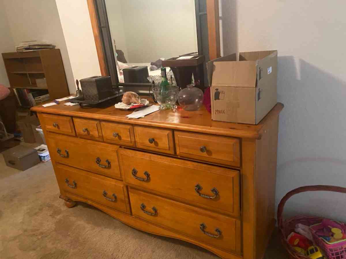 chester drawer nightstand bed - Houston, Texas