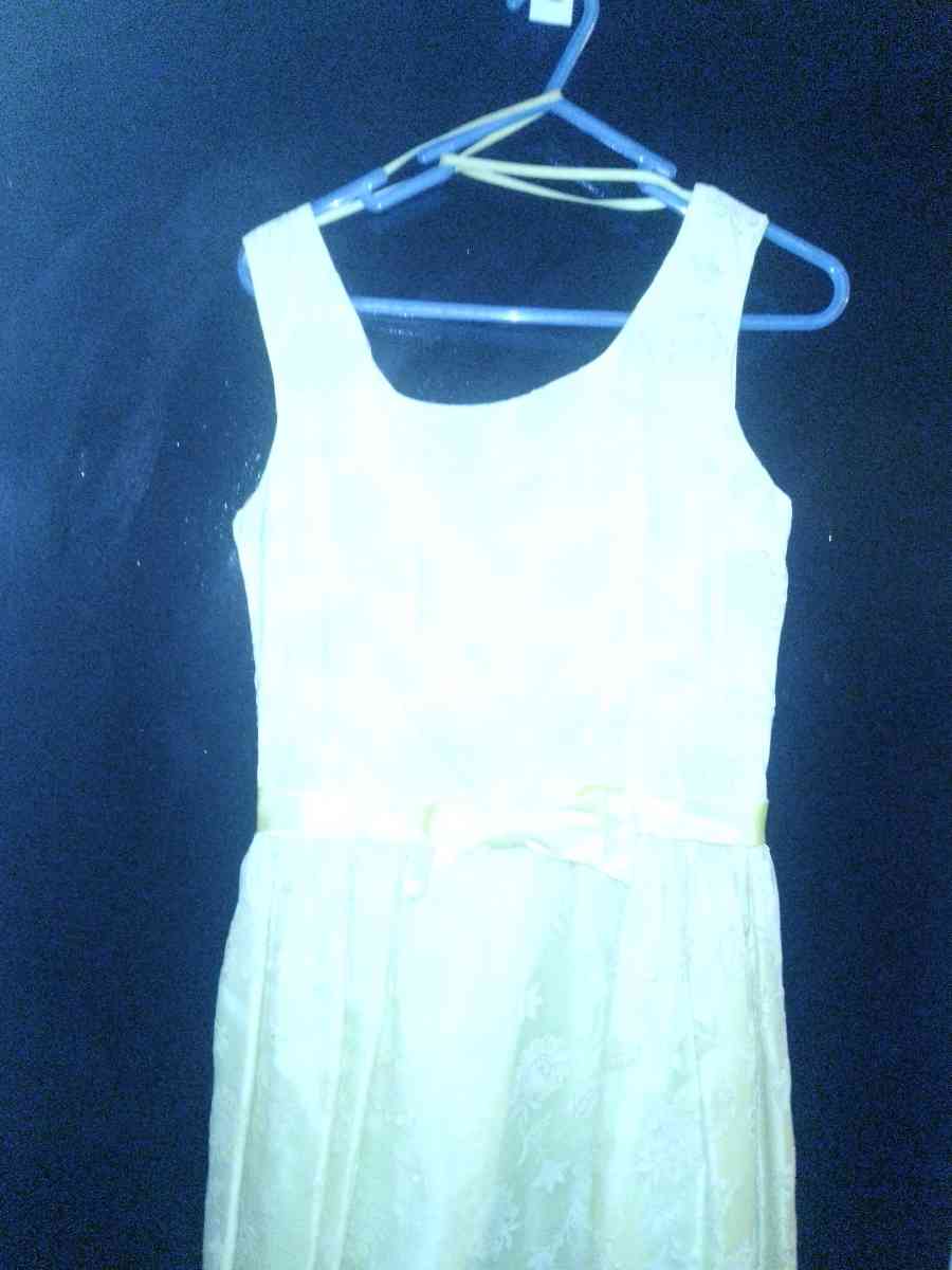 A Yellow Dress - Gaston, South Carolina - FleaMarketBay