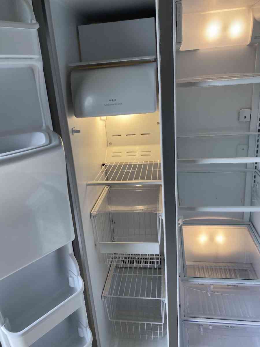 Frigidaire refrigerator 600 OBO - Wichita, Kansas - FleaMarketBay