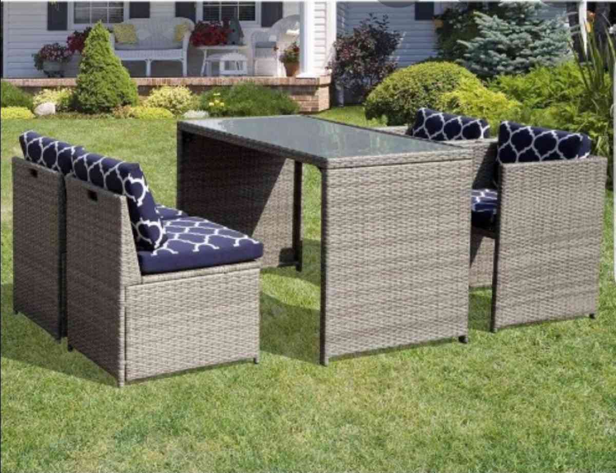5pc outdoor patio dining set 4 chairs with 1 dining table - Stockton, California