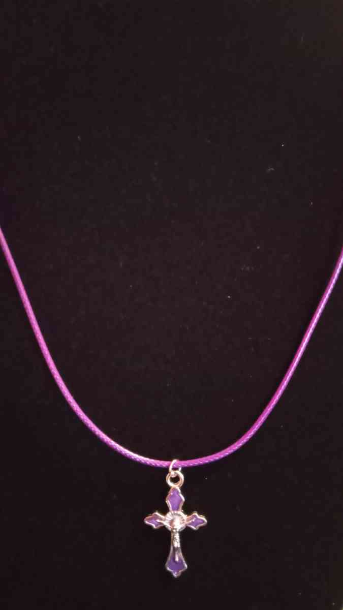 cross necklace - Newark, Delaware - FleaMarketBay