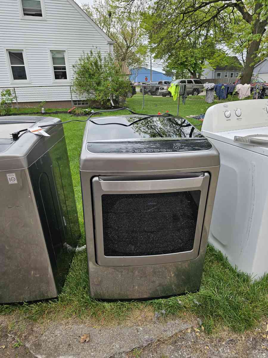 lg Washer electric dryer - Wayne, Michigan - FleaMarketBay