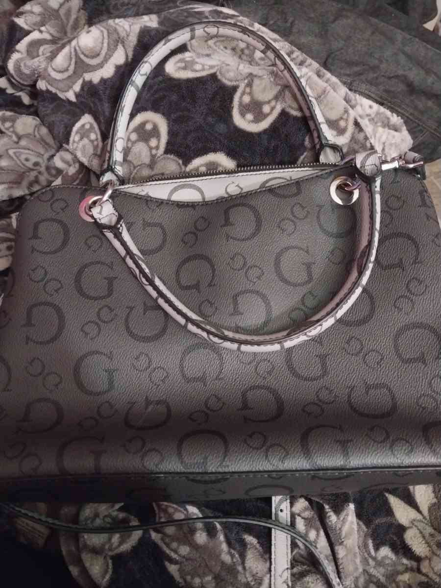 guess purse - Jacksonville, Florida - FleaMarketBay