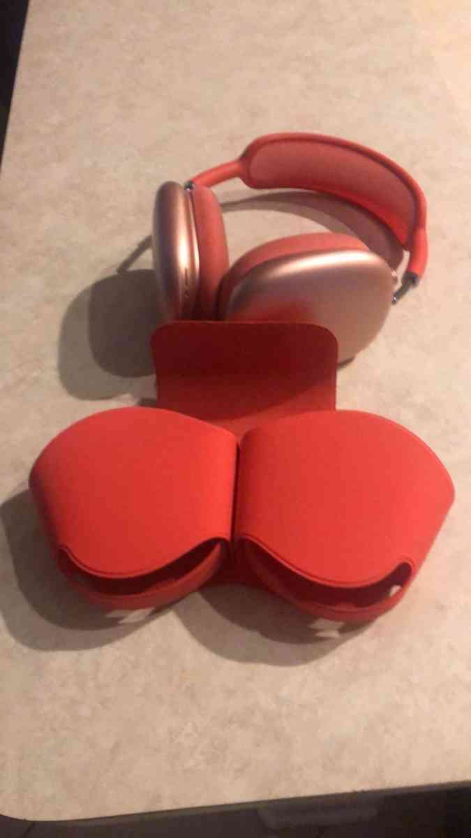 AirPods max - Palm Coast, Florida - FleaMarketBay