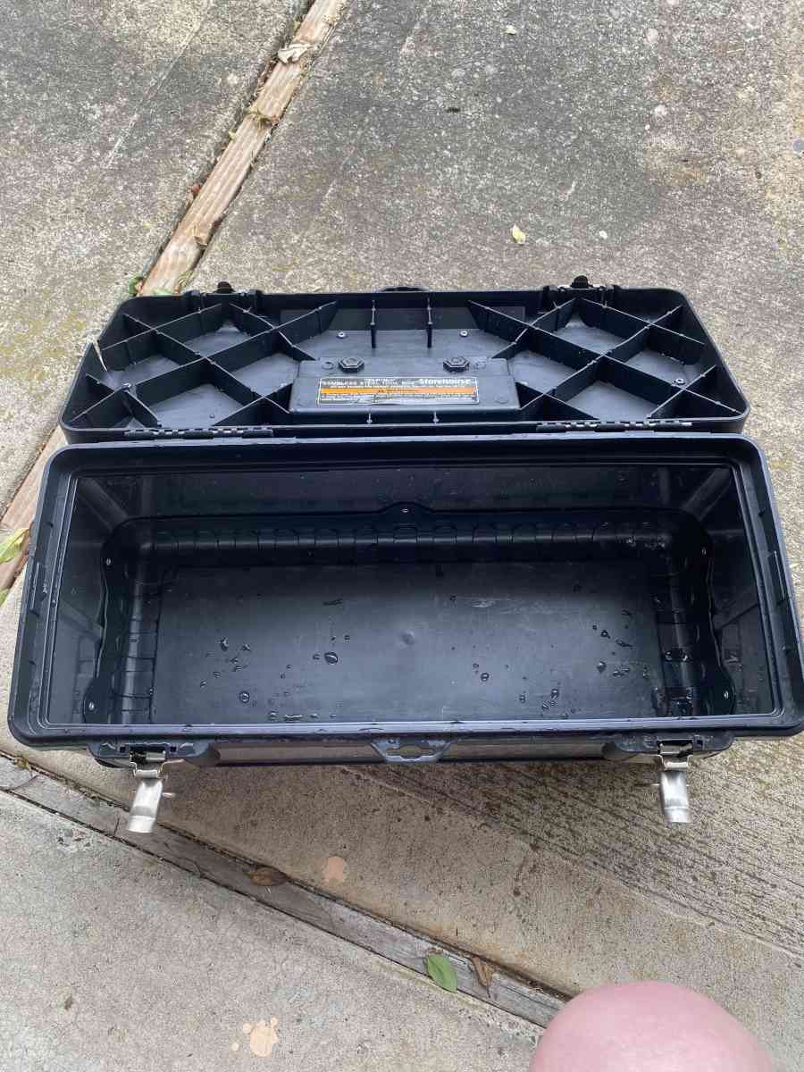 tool box with extra tools - Gresham, Oregon - FleaMarketBay