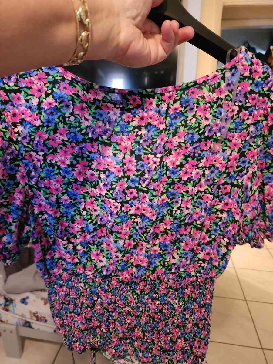 Woman blouse - Dade City, Florida - FleaMarketBay