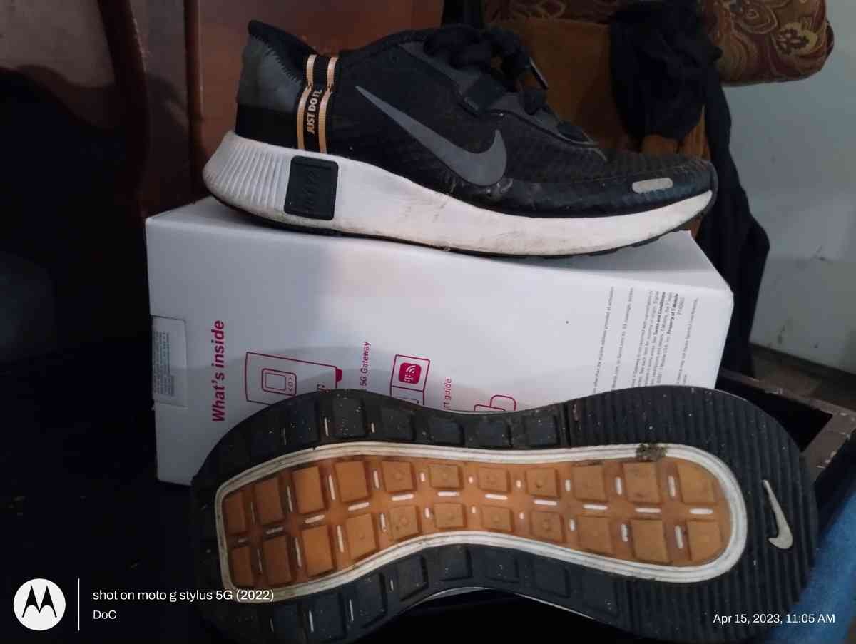 womens shoes nikes - Mansfield, Ohio - FleaMarketBay