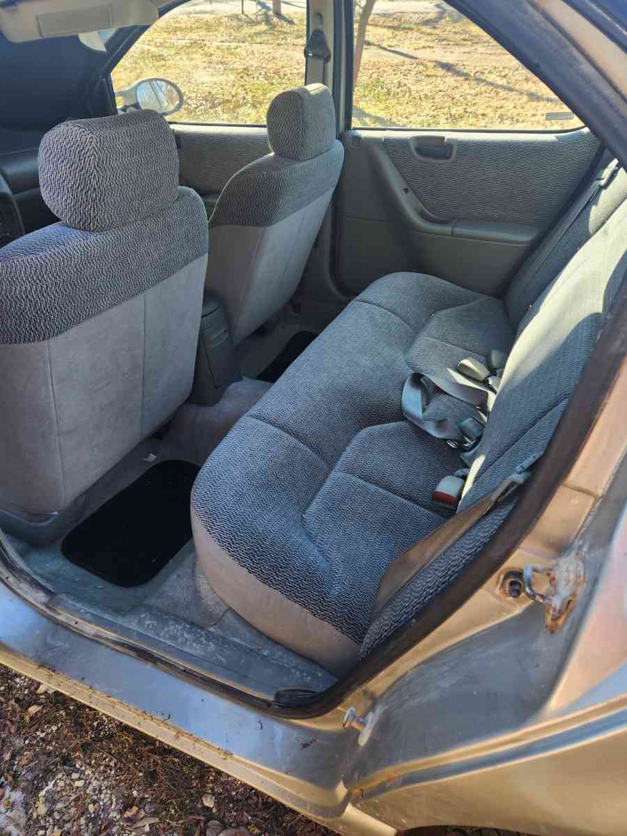 Dodge stratus - Eldon, Missouri