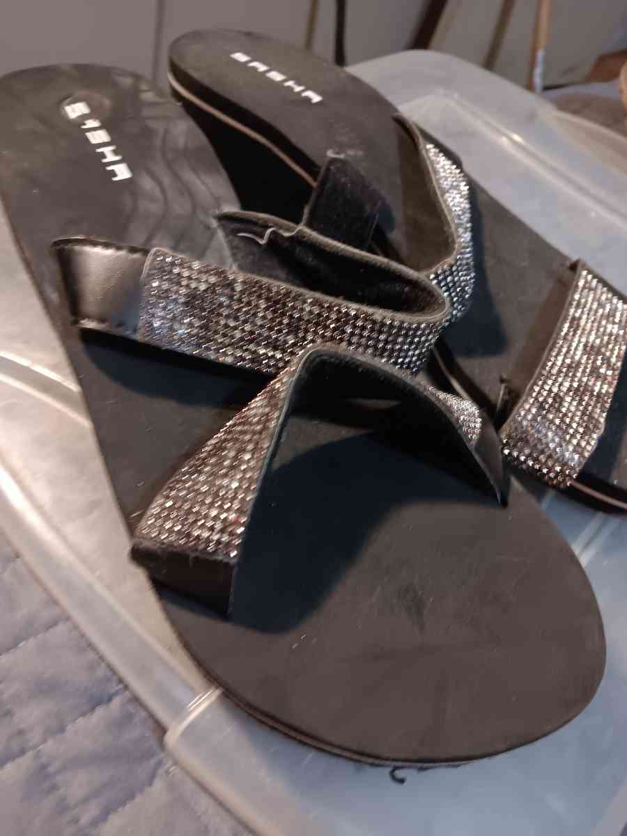 SASHA sandels size 8 in womens - Moulton, Alabama - FleaMarketBay