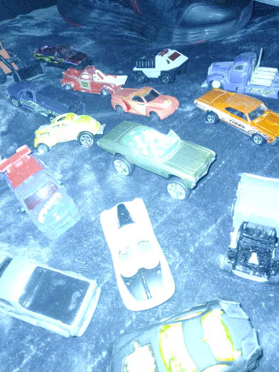 Nice variety of cars - Gaston, South Carolina - FleaMarketBay