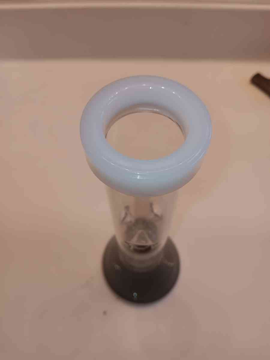 Excellent flower Vase - Corona, California