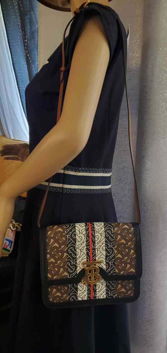 Burberry bag - Mission Viejo, California