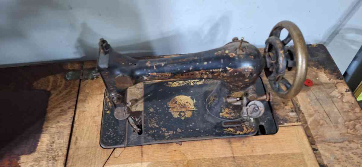 antique singer sewing machine