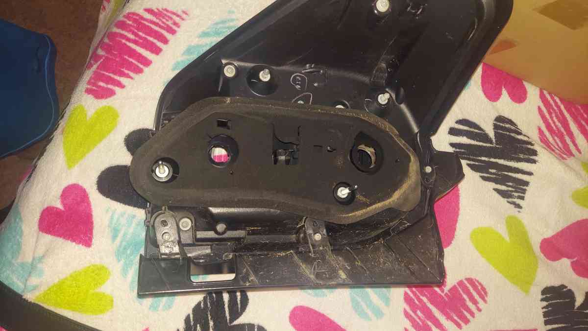 use parts taillight light right side - Cordova, Tennessee