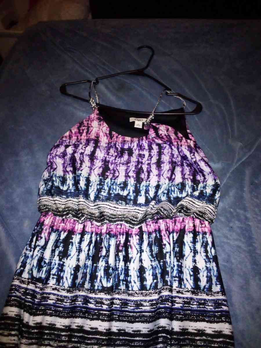 woman clothes - Gillsville, Georgia - FleaMarketBay