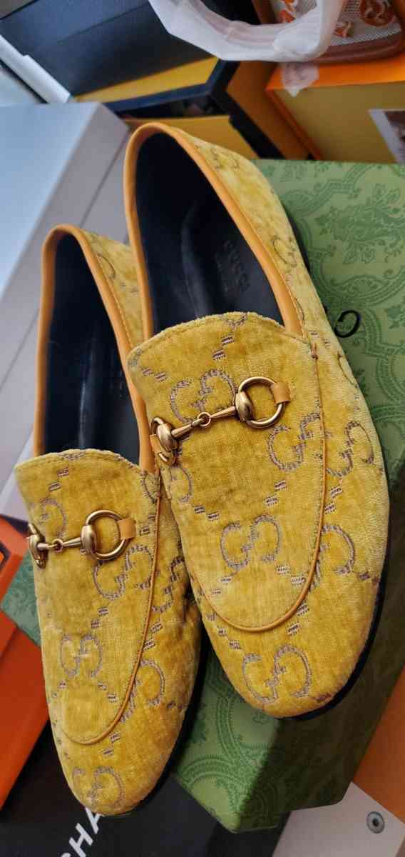 yellow G shoes - Mission Viejo, California