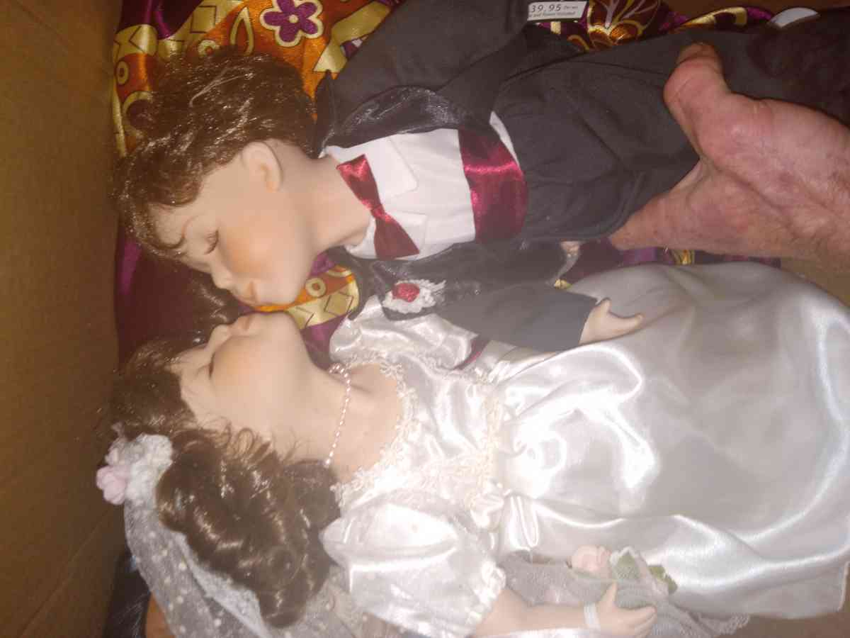 vintage authentic porcelain dolls - Calhoun Falls, South Carolina - FleaMarketBay