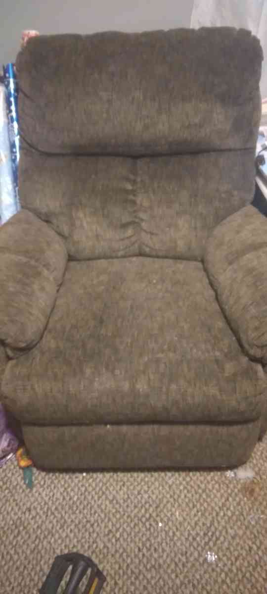 chair - Acton, Massachusetts - FleaMarketBay