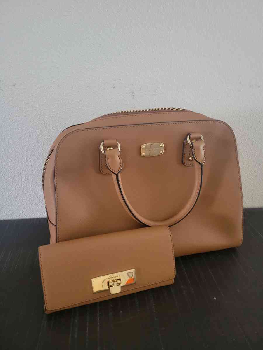 Michael Kors Tote - Tustin, California - FleaMarketBay