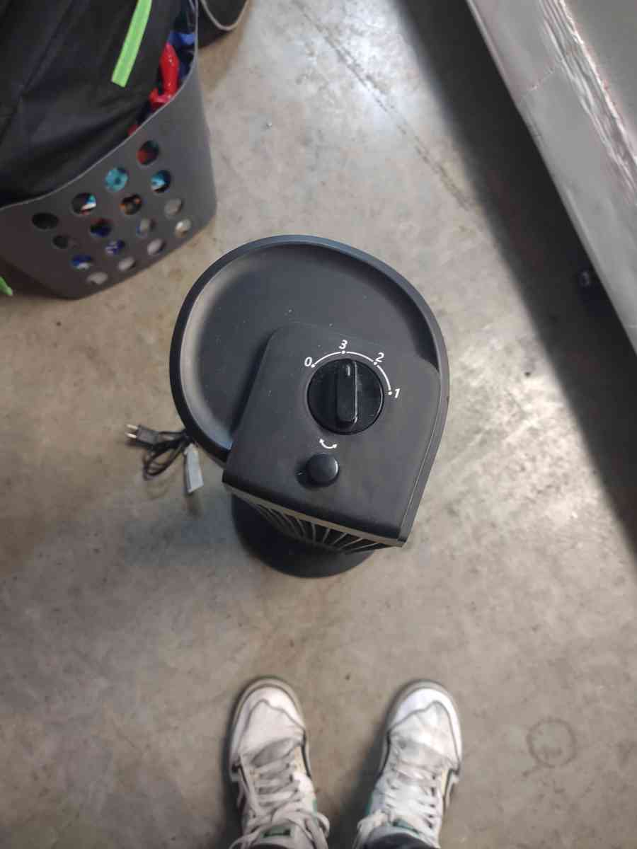 Mainstays 28 3Speed Oscillating Tower Fan FZ1019MB BlackNow - Jacksonville Beach, Florida - FleaMarketBay