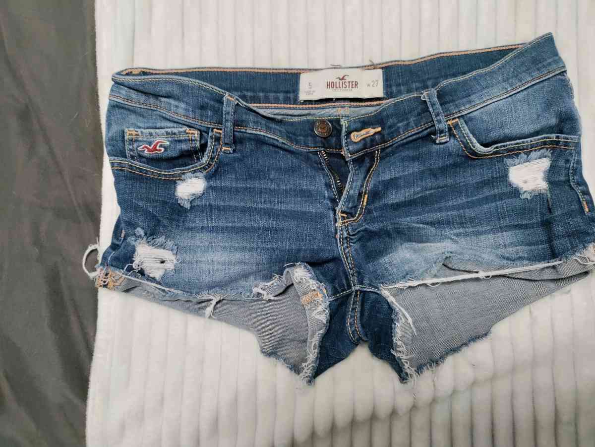 shorts - Adelanto, California - FleaMarketBay