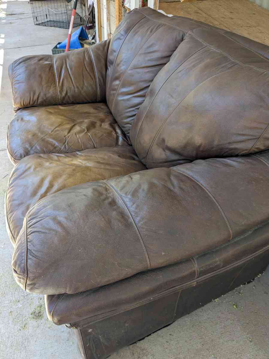 couch - Cottonwood, Arizona - FleaMarketBay