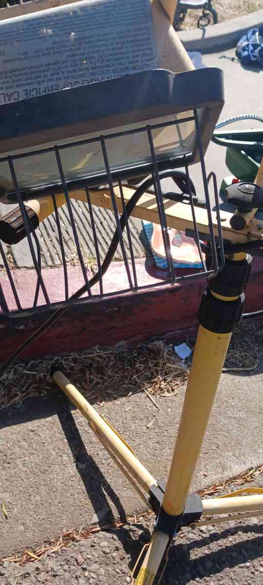 lampara de mobile Para Patio o contruccio - Adelanto, California - FleaMarketBay