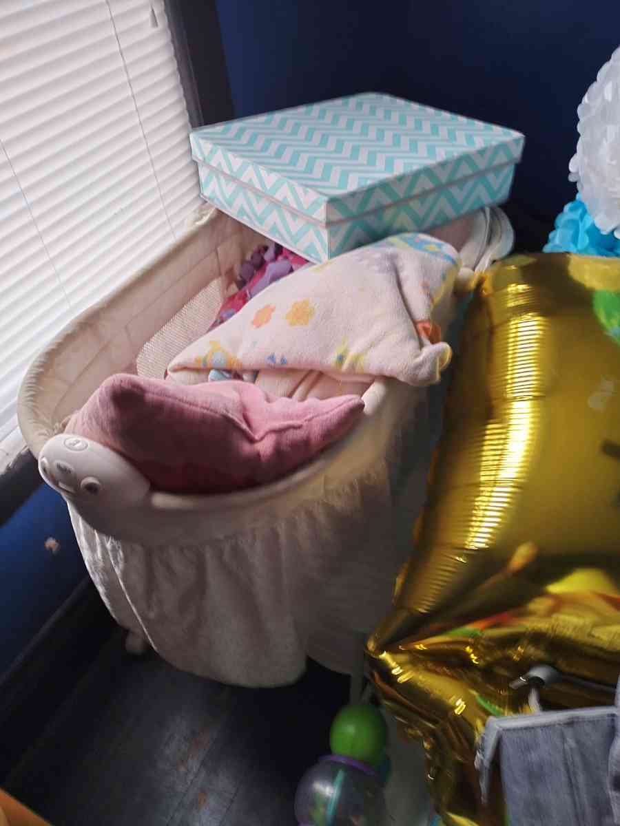 baby bassinet - Youngstown, Ohio