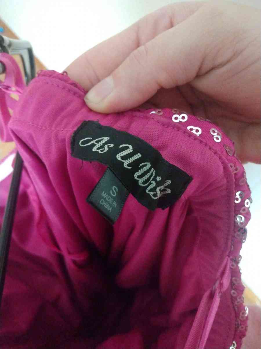 fancy dress - Wynne, Arkansas - FleaMarketBay