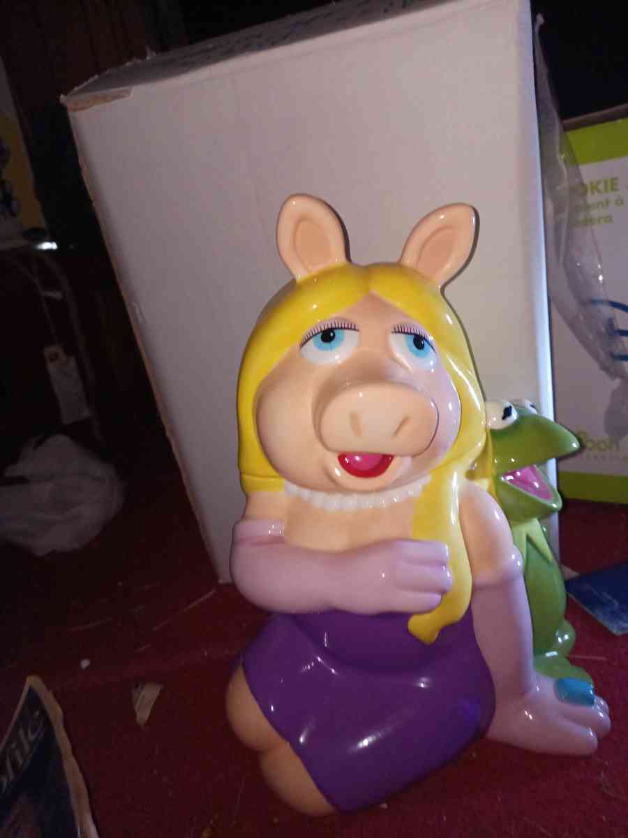 miss piggy and hermit - Bremen, Alabama - FleaMarketBay