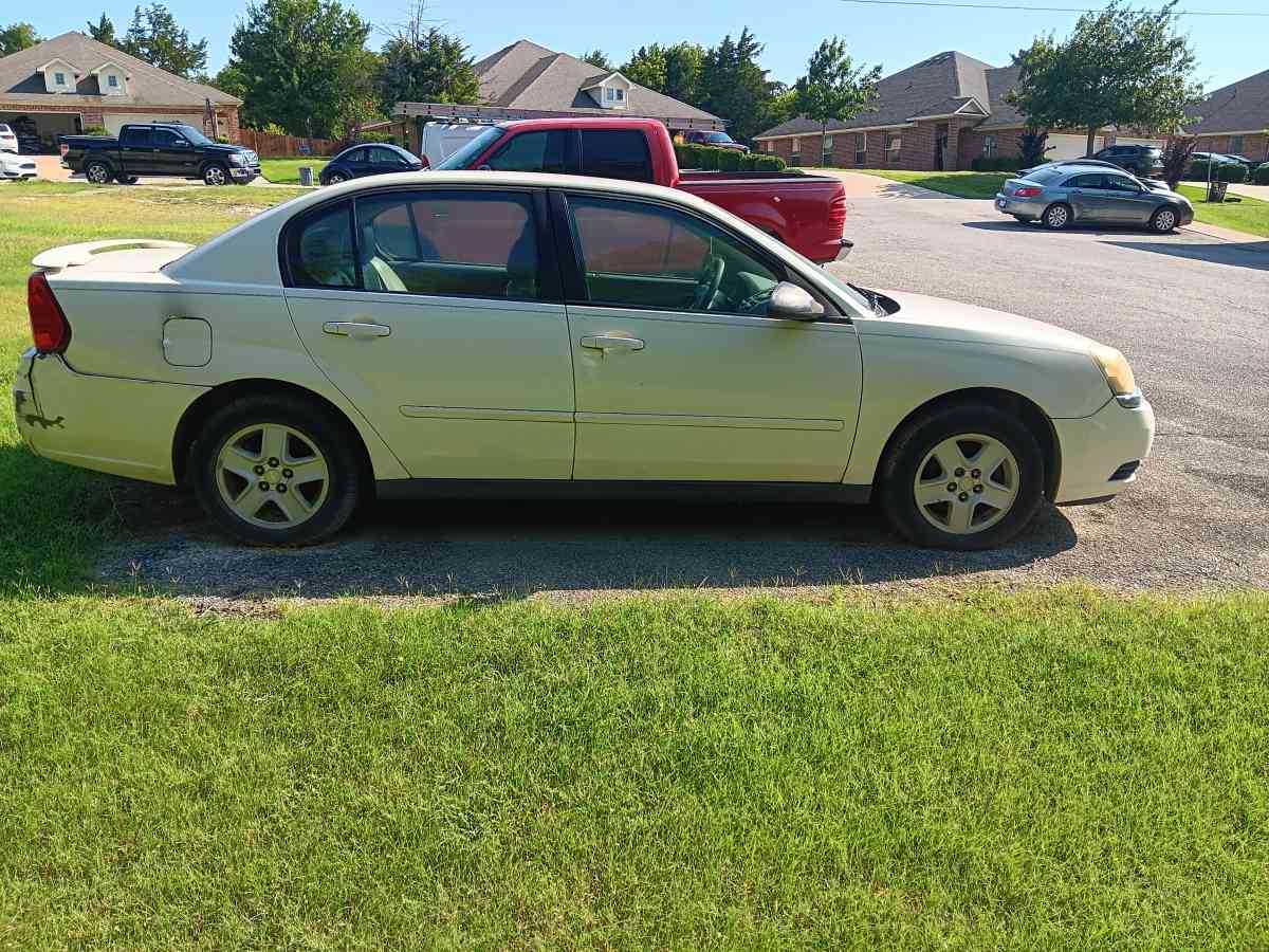 2005 chevy malibu 4D - Midlothian, Texas
