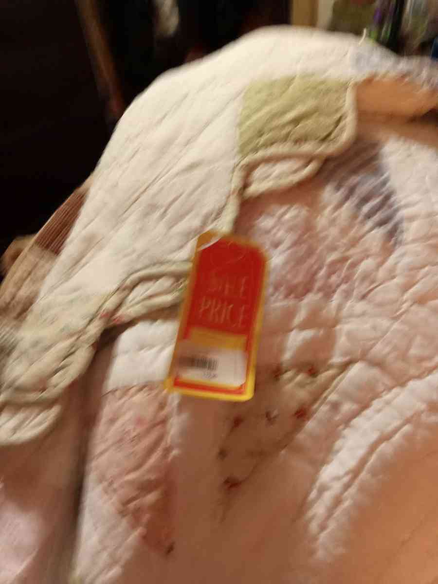 handmade Dolly parton quilts brandnew - Bowling Green, Kentucky - FleaMarketBay