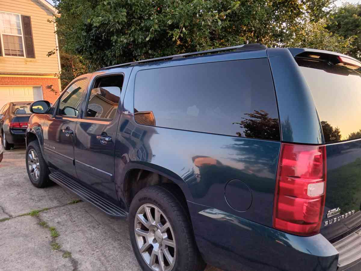 2007 Chevrolet suburban - Atlanta, Georgia - FleaMarketBay