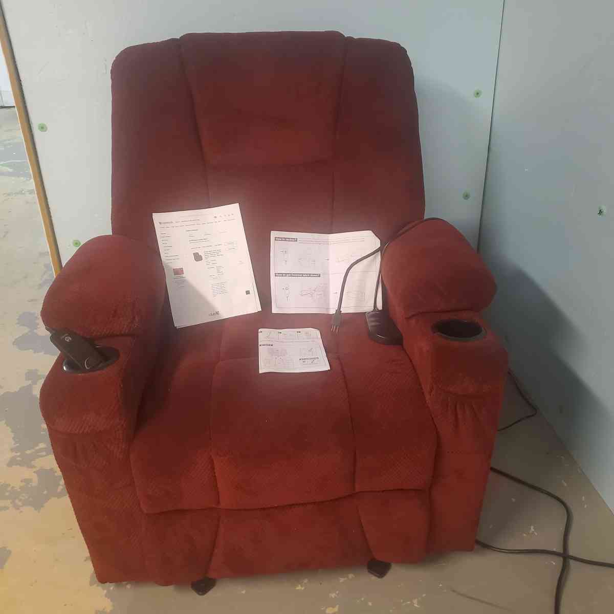 electric plush recliner with heat and massage - Hiram, Georgia - FleaMarketBay